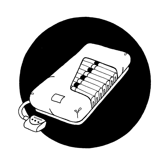 Tecknad luftmadrass på en svart rund bottenplatta. Illustration av Majsan Sundell