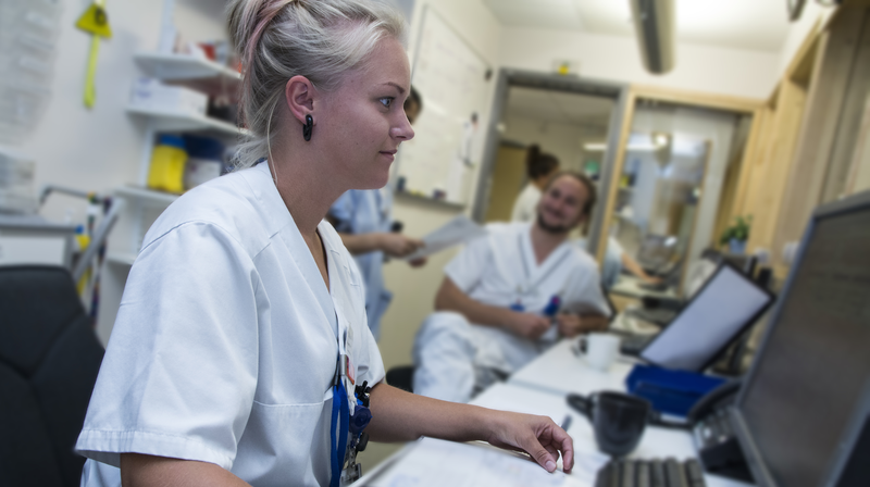 I ambulans på väg till Karlskoga lasarett