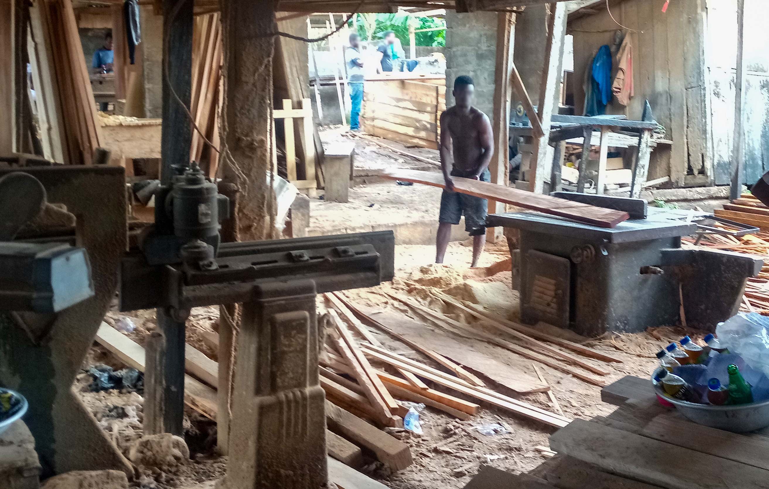 Sågverksarbetare i Ghana